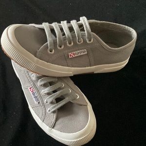 Superga Women’s Grey Sneakers EUR 35